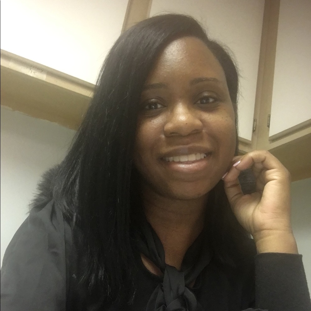 Meet your Posher, Dominique